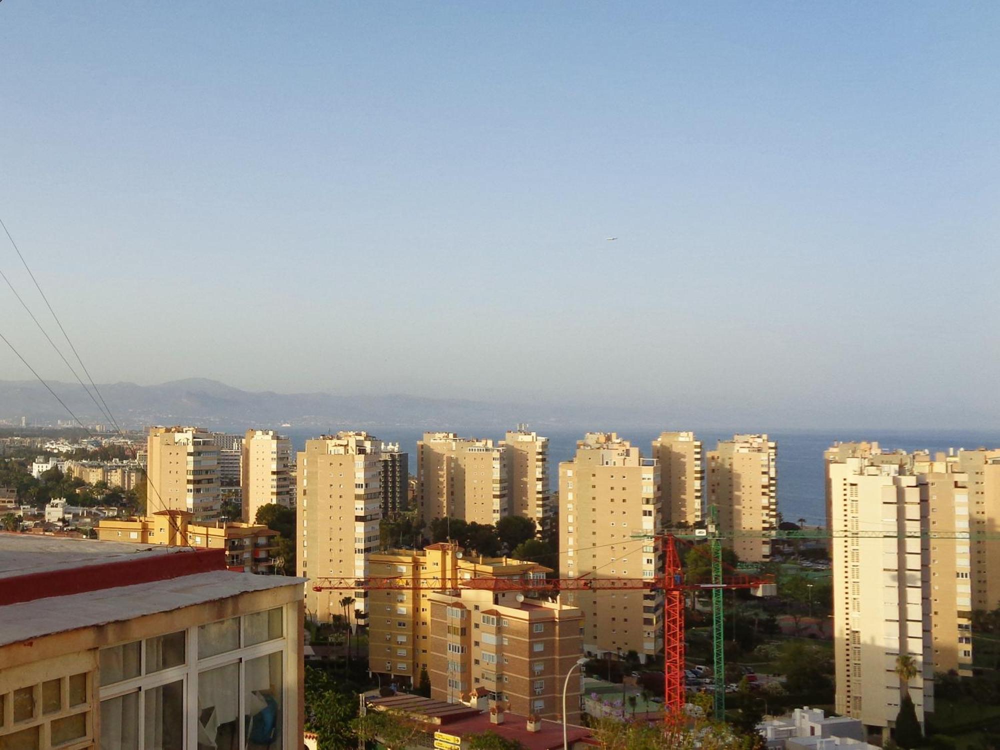 Light-Filled Apartment With Sea Views Torremolinos Exterior photo